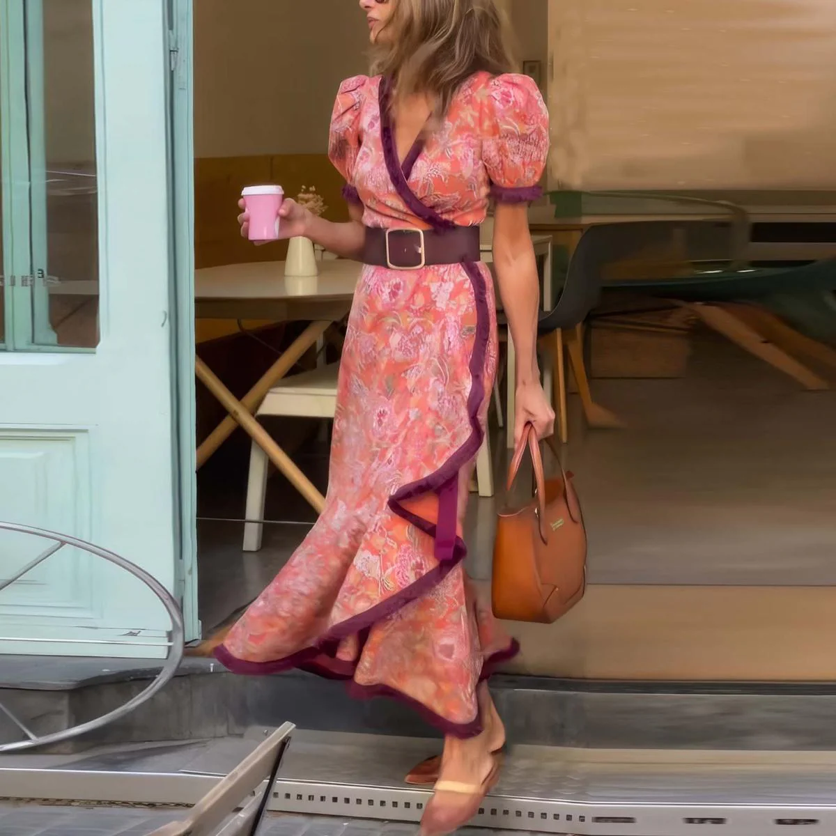Elegante roze maxi-jurk met korte mouwen