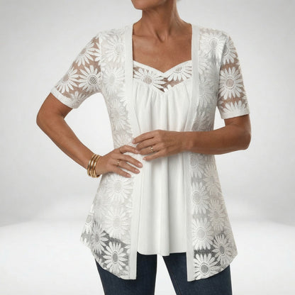 Prudence™ | Witte kanten blouse met korte mouwen