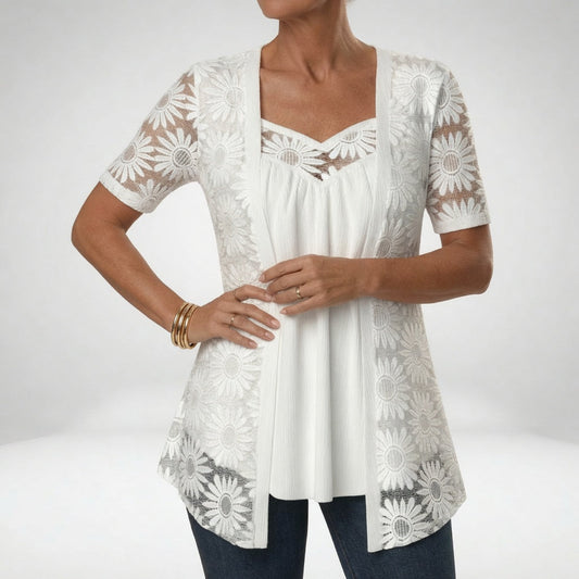 Prudence™ | Witte kanten blouse met korte mouwen