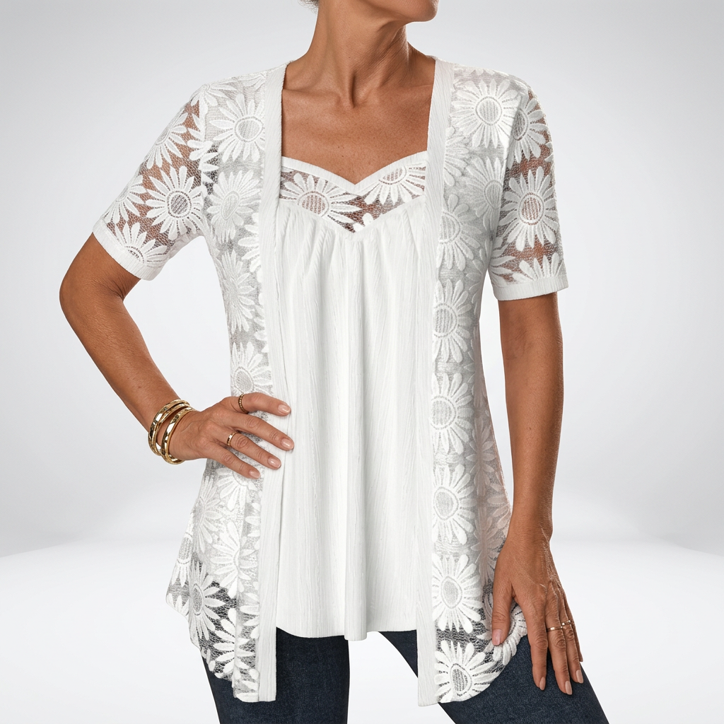 Prudence™ | Witte kanten blouse met korte mouwen