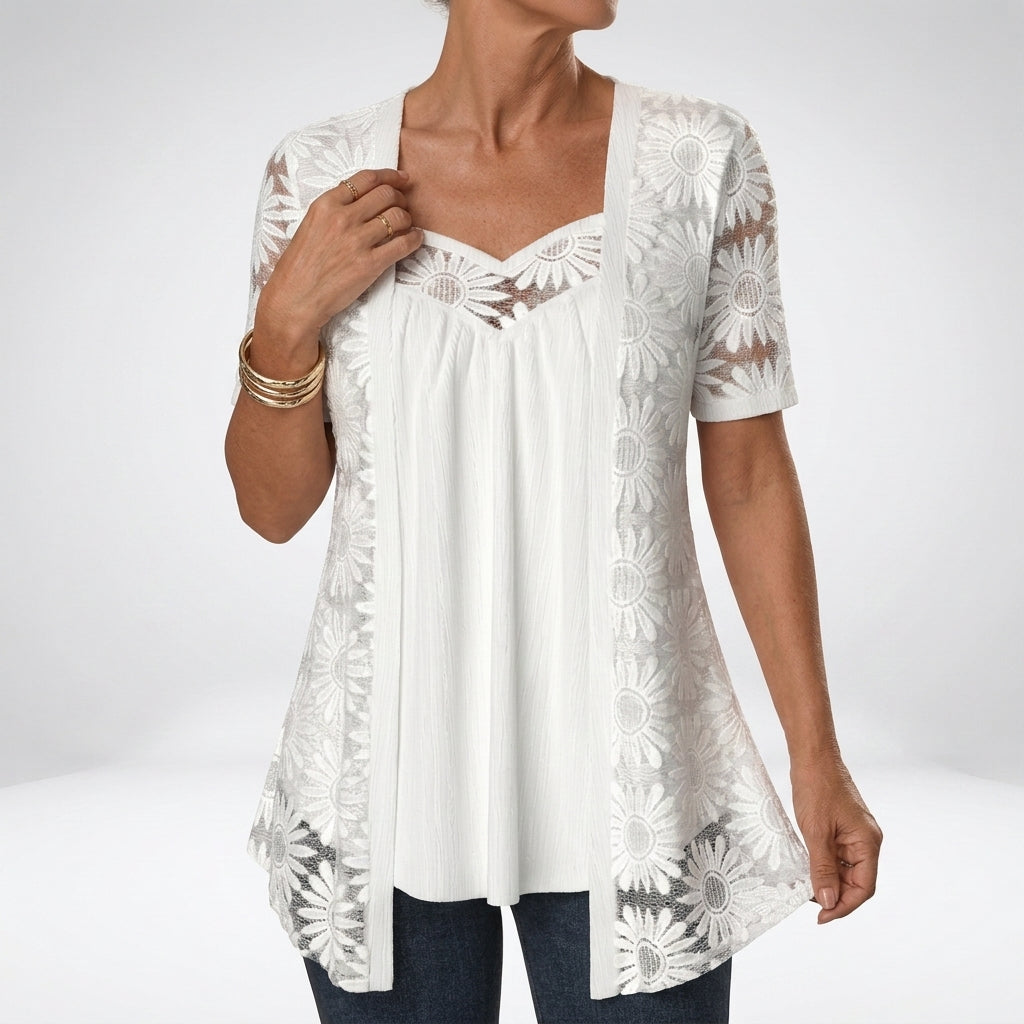 Prudence™ | Witte kanten blouse met korte mouwen