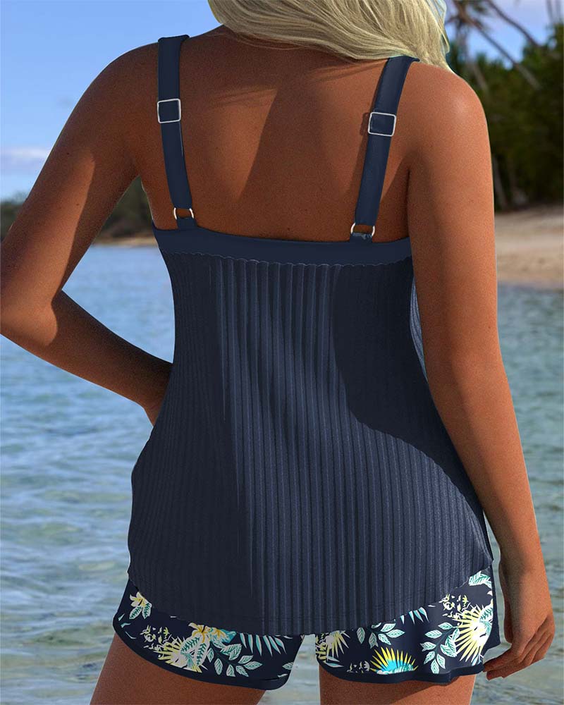 Sanne | Gestreepte tankini met tweedelig strandbroekje