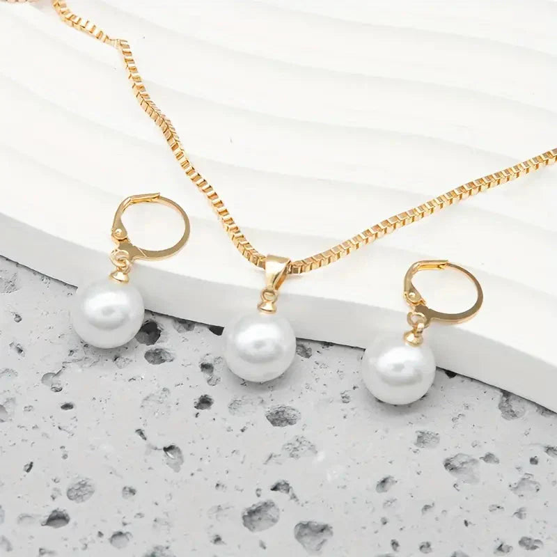 Elegante sierlijke parel halsketting set
