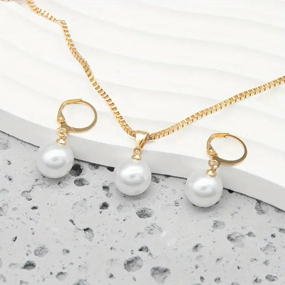 Elegante sierlijke parel halsketting set