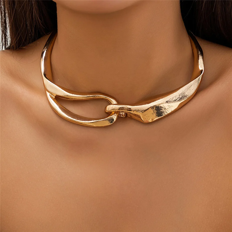 Gouden ketting met gedurfde textuur