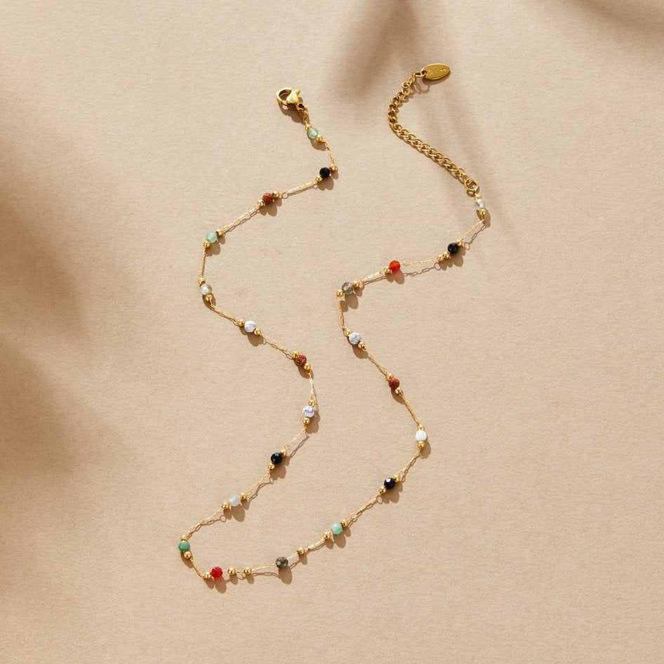Minimalistische collier met steen