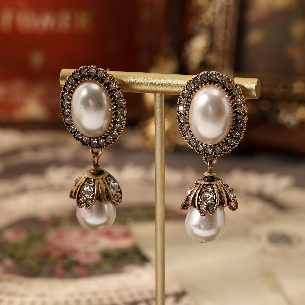 Vintage oorbellen met parelframe