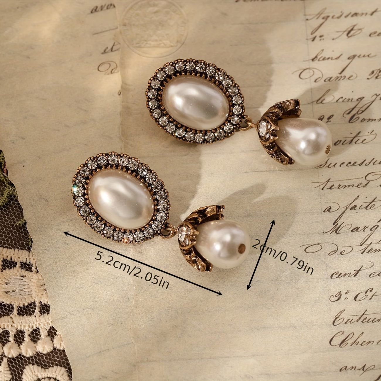 Vintage oorbellen met parelframe